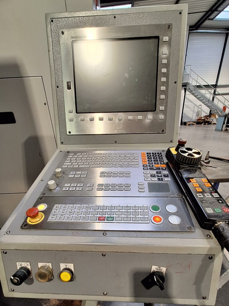 Fraiseuse à commande numérique, modèle MUTECH-6, HURON