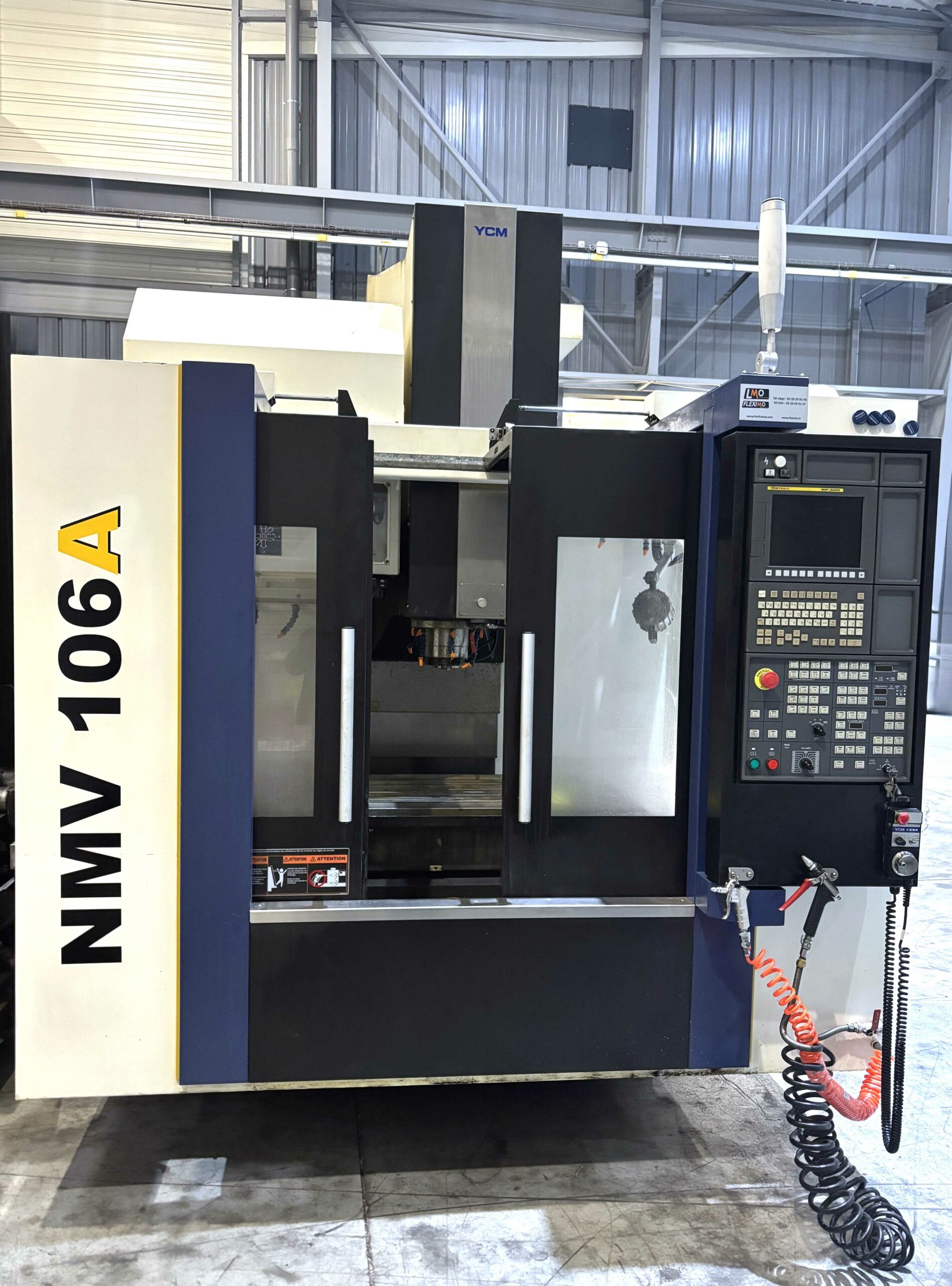 Centre d'usinage vertical, modèle NMV106A, YCM
